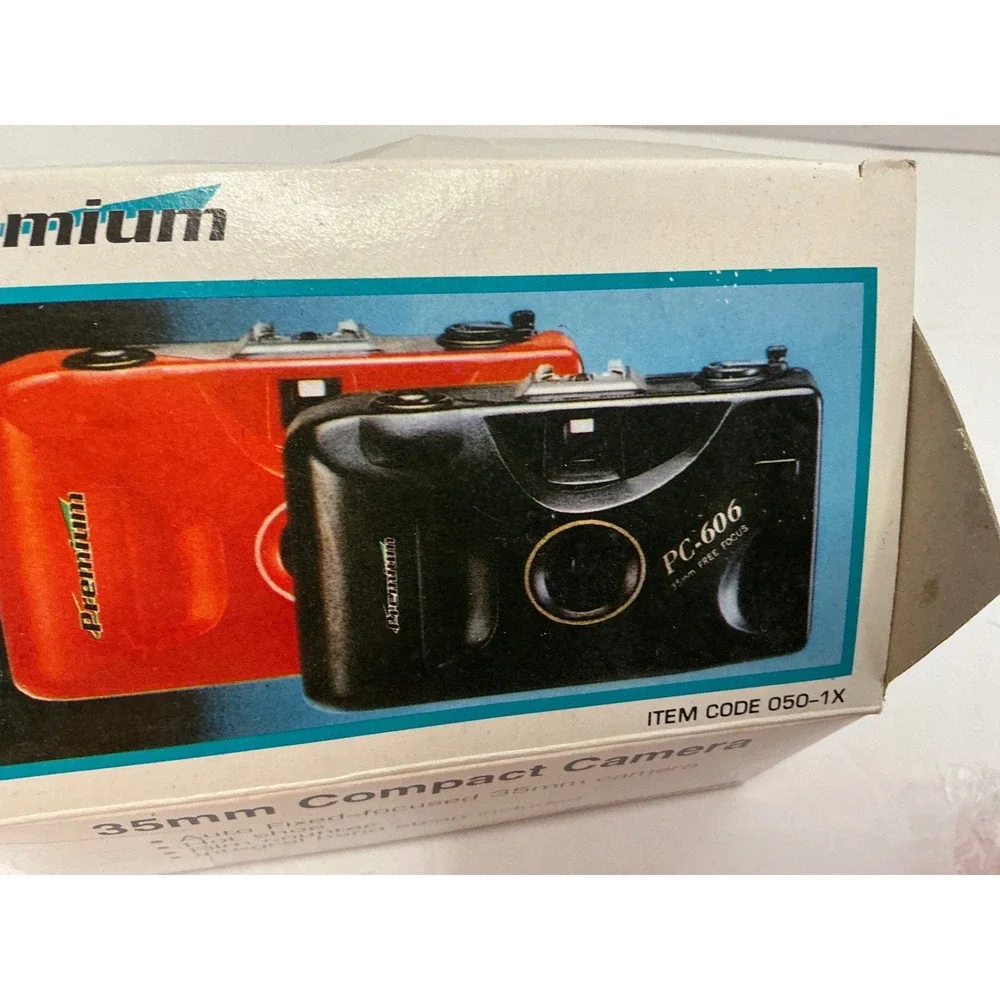 Premium Vintage 35mm Compact Camera Red Lady Luck PC-606 Point and Shoot NWT